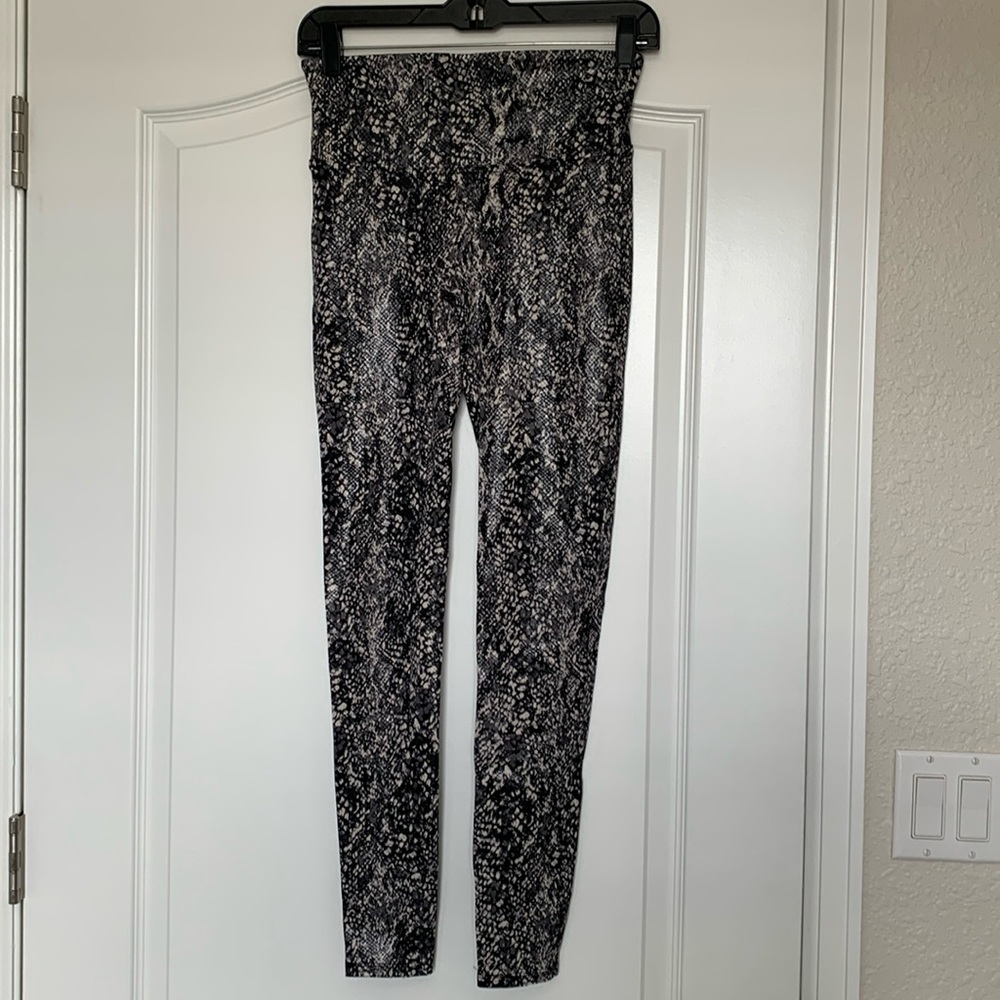 Spanx Snakeskin Print Legging
